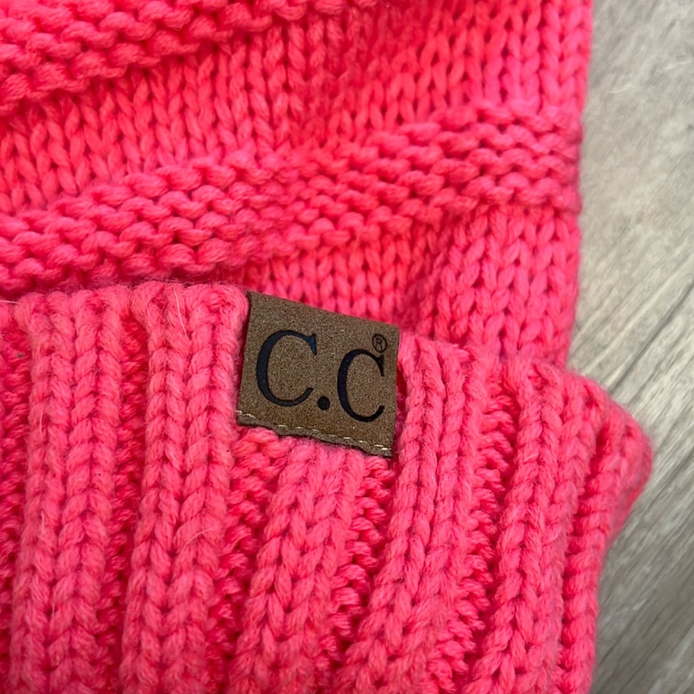 CC Pink slouchy knit beanie with Pom - Picture 4 of 5